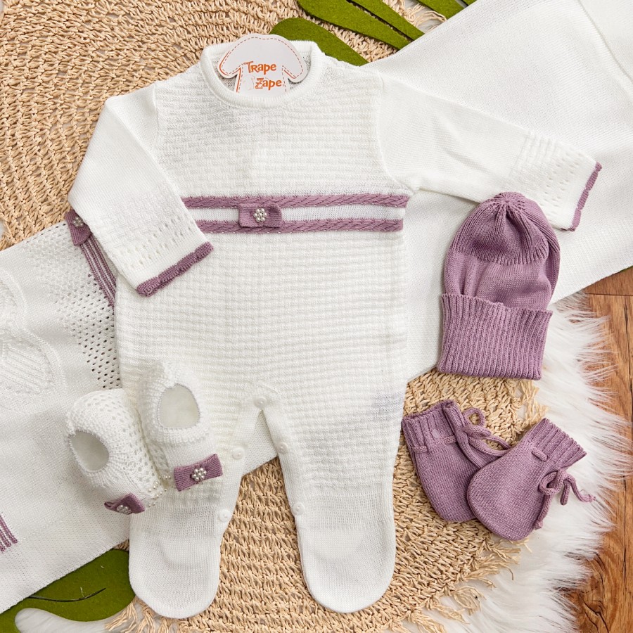 Saída Maternidade Maitê - Off White e Lilás Saída Maternidade Maitê - Off White e Lilás